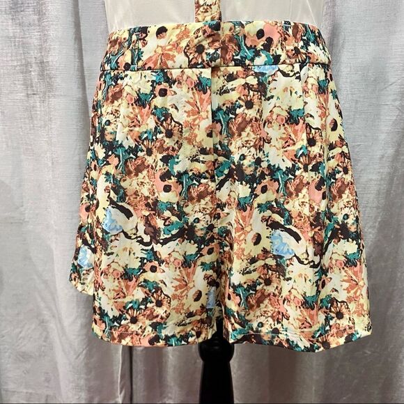 VERO MODA Floral Print & Cream Button Up Romper - Picture 5 of 9